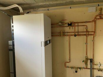Installation d'une pompe à chaleur VIESSMANN à LE VAL SAINT PERE 50300