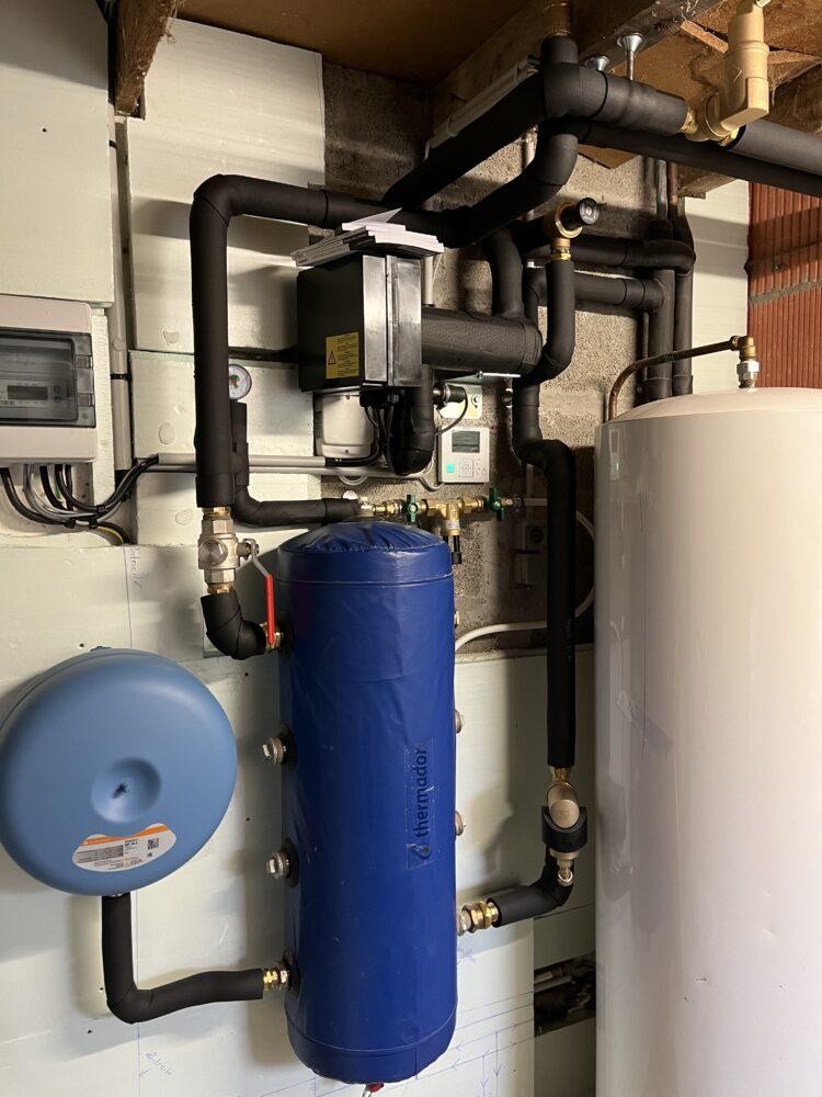 Installation d'une pompe à chaleur HITACHI à CERENCES 50510