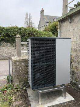 Installation d'une pompe à chaleur VIESSMANN à REGNEVILLE SUR MER 50590
